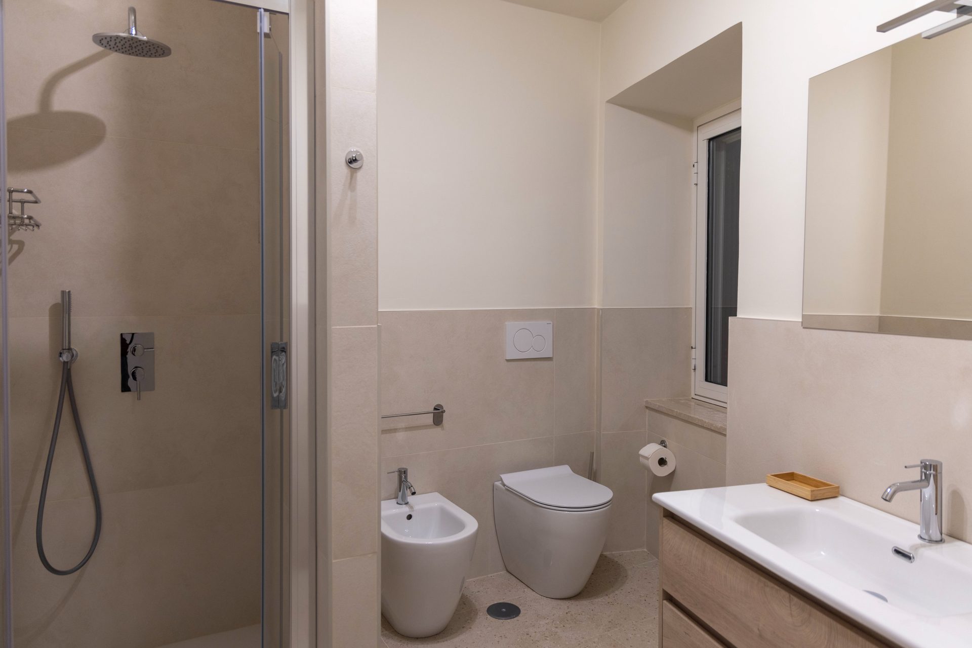 Camera 2 — Bagno
